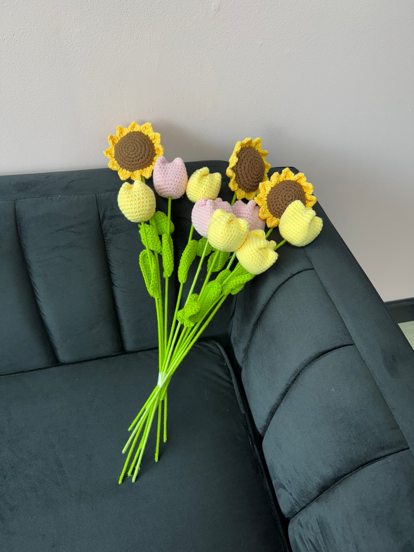 Knitting bouquet