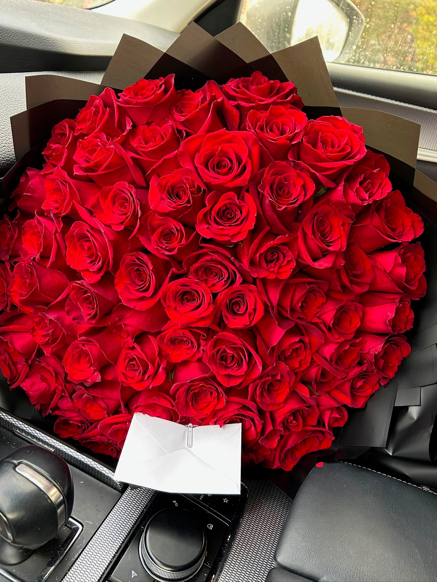 75 red roses